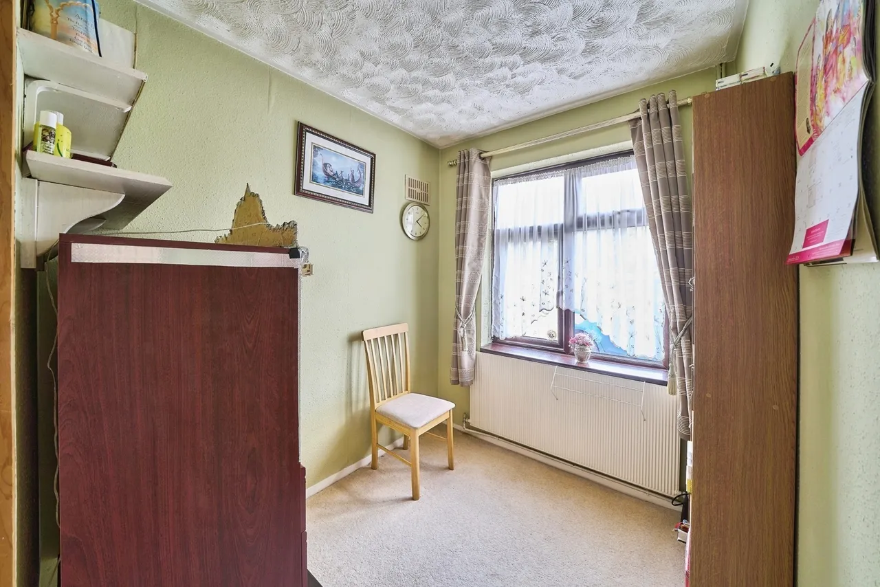 Meriden Close, Ilford, IG6, photo 14