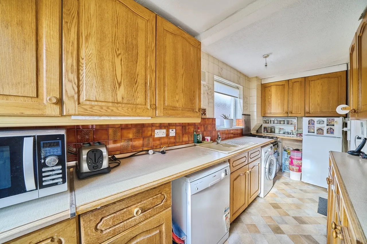 Meriden Close, Ilford, IG6, photo 13