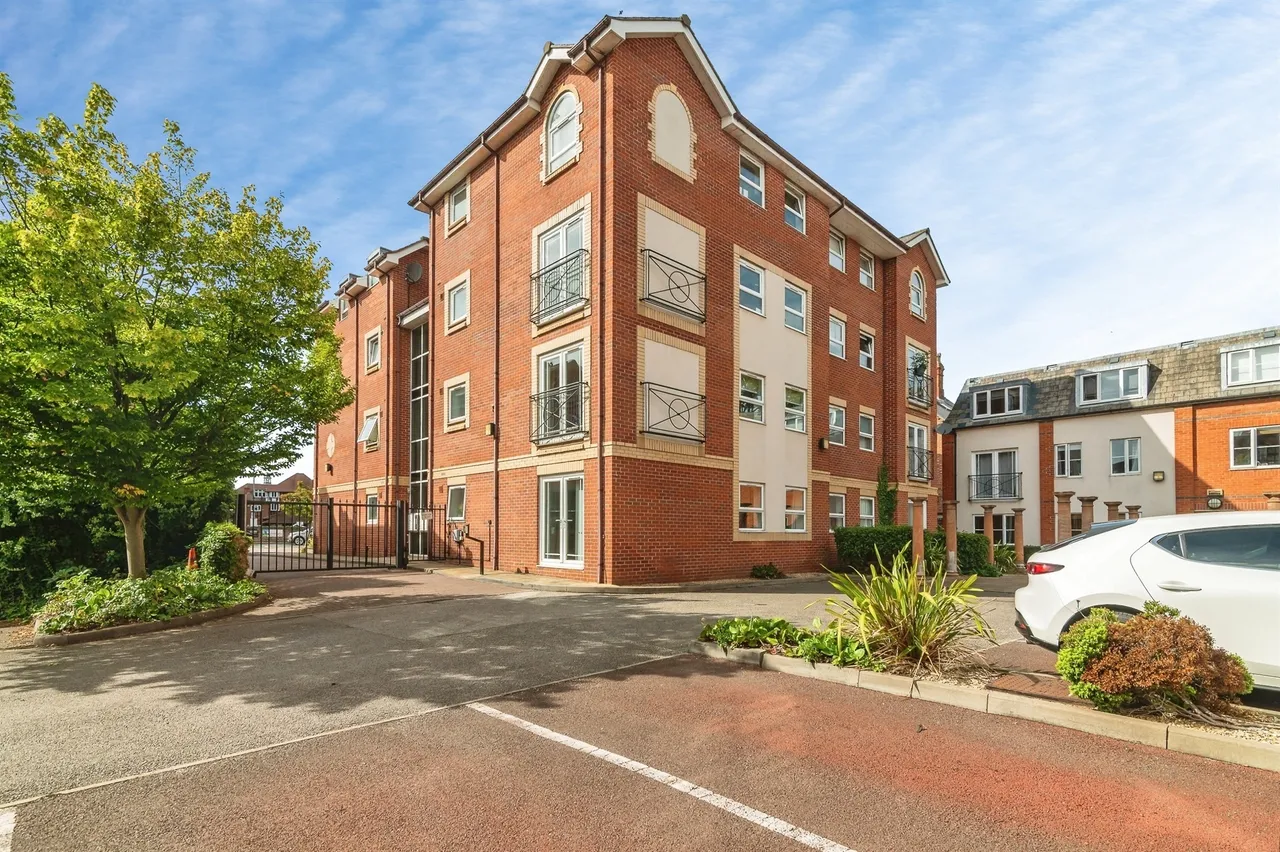 Loughborough Road, West Bridgford, NG2, photo 11