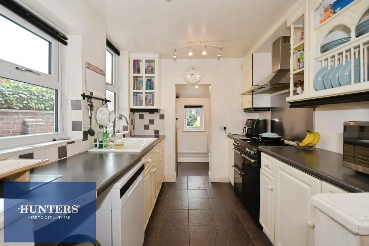 3 bed house for sale, Tapton View Road, Stonegravels, S41