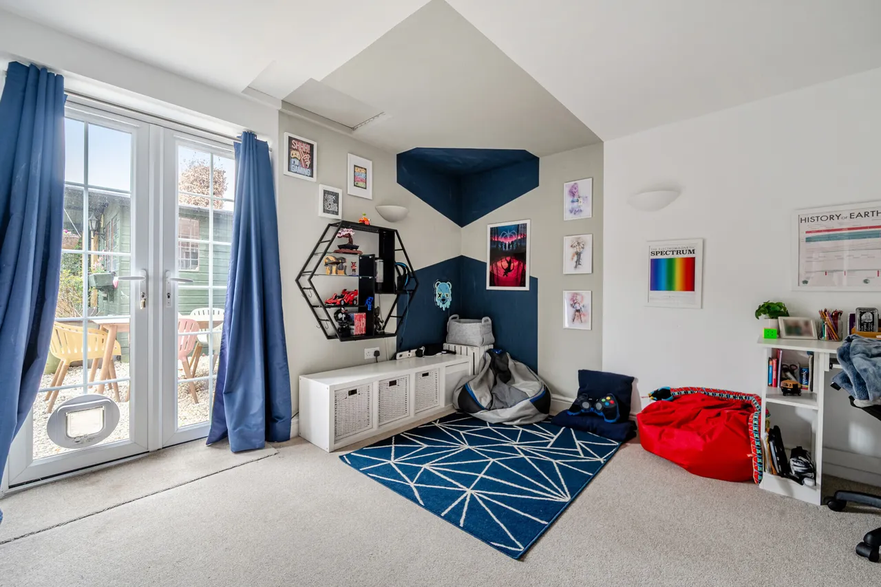 The Avenue, Liphook, GU30, photo 5