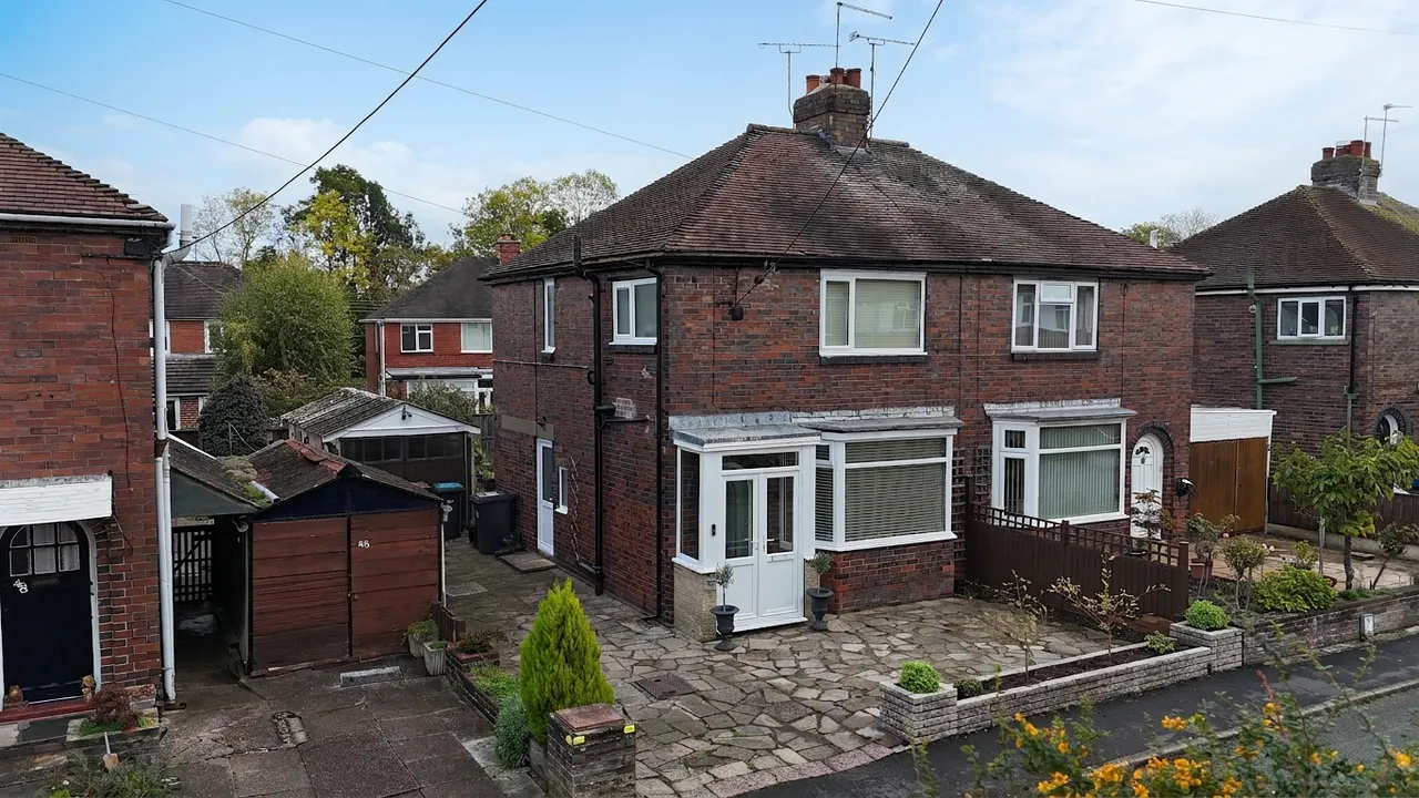 3 bed house for sale, Longfield Avenue, Stone, ST15