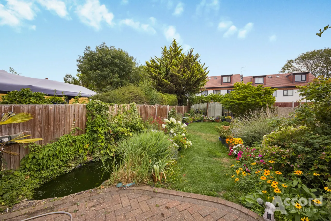 Wainfleet Avenue, Romford, RM5, photo 48