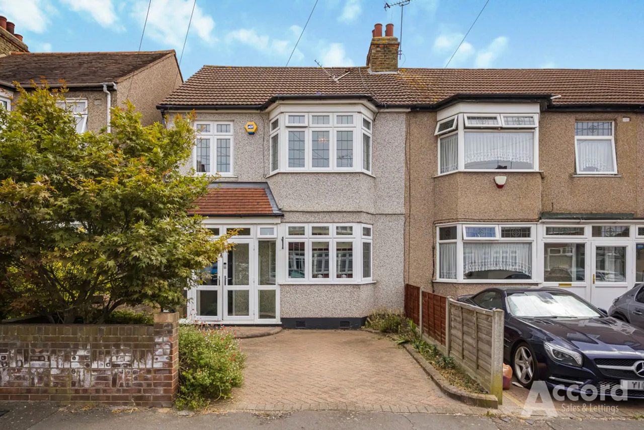 Wainfleet Avenue, Romford, RM5, photo 26