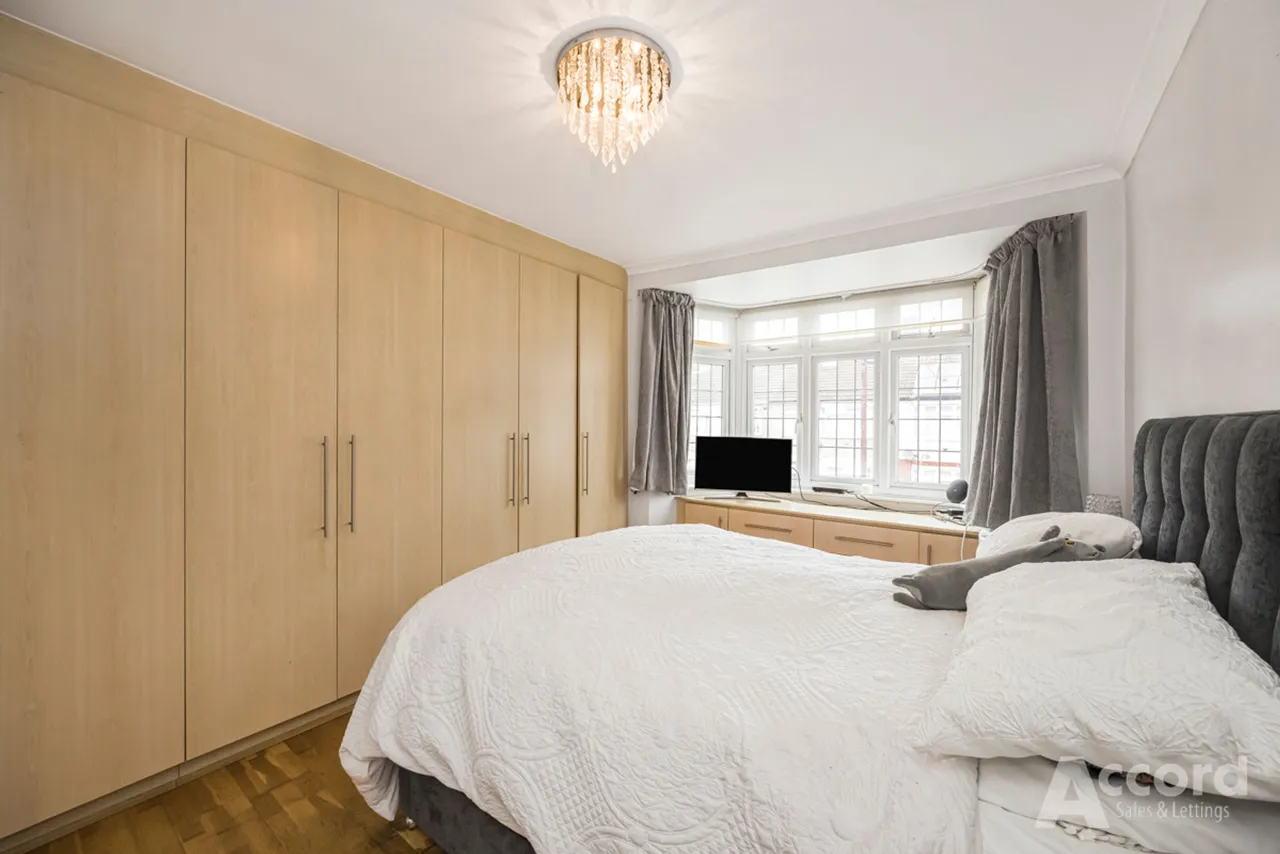 Wainfleet Avenue, Romford, RM5, photo 43