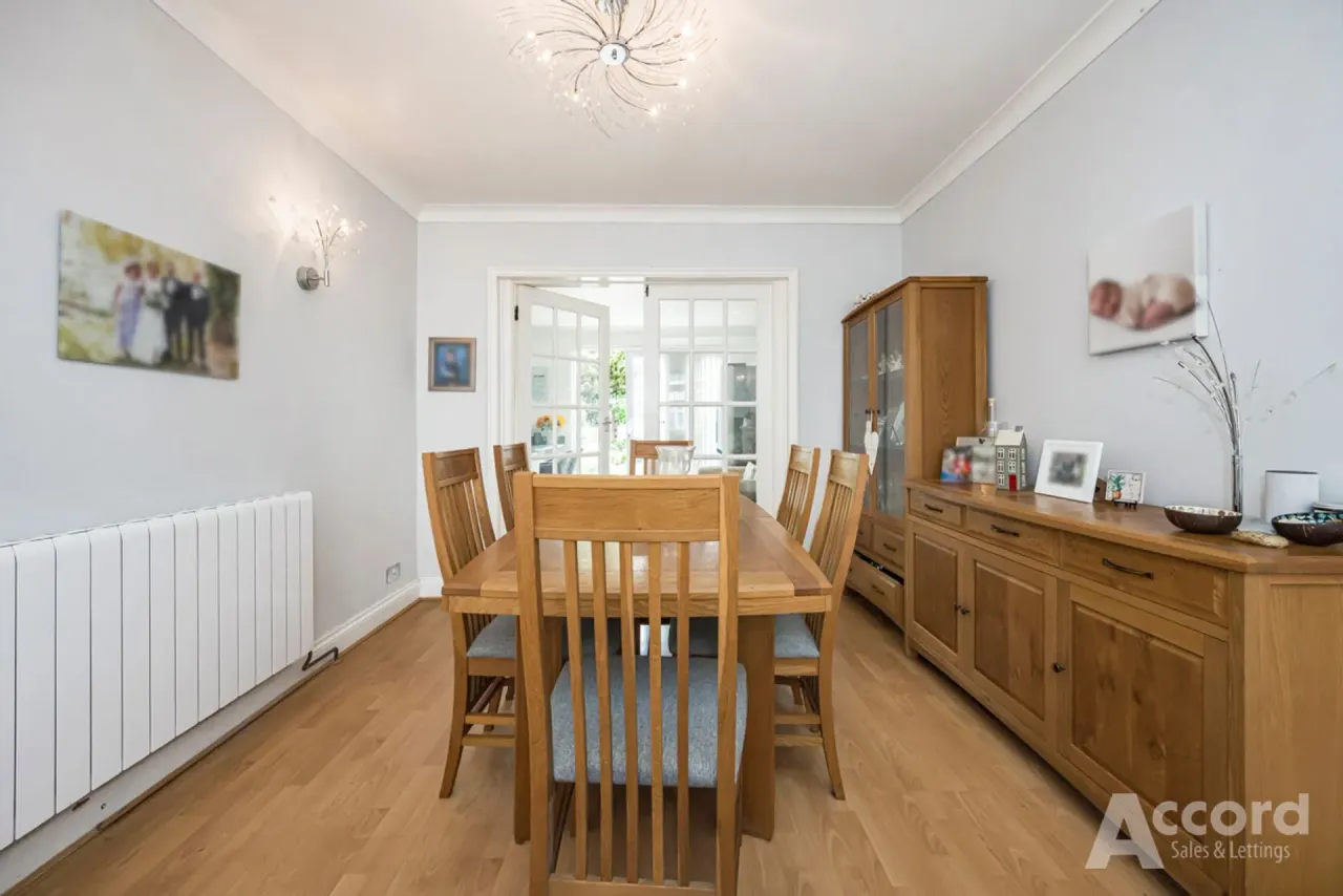 Wainfleet Avenue, Romford, RM5, photo 38