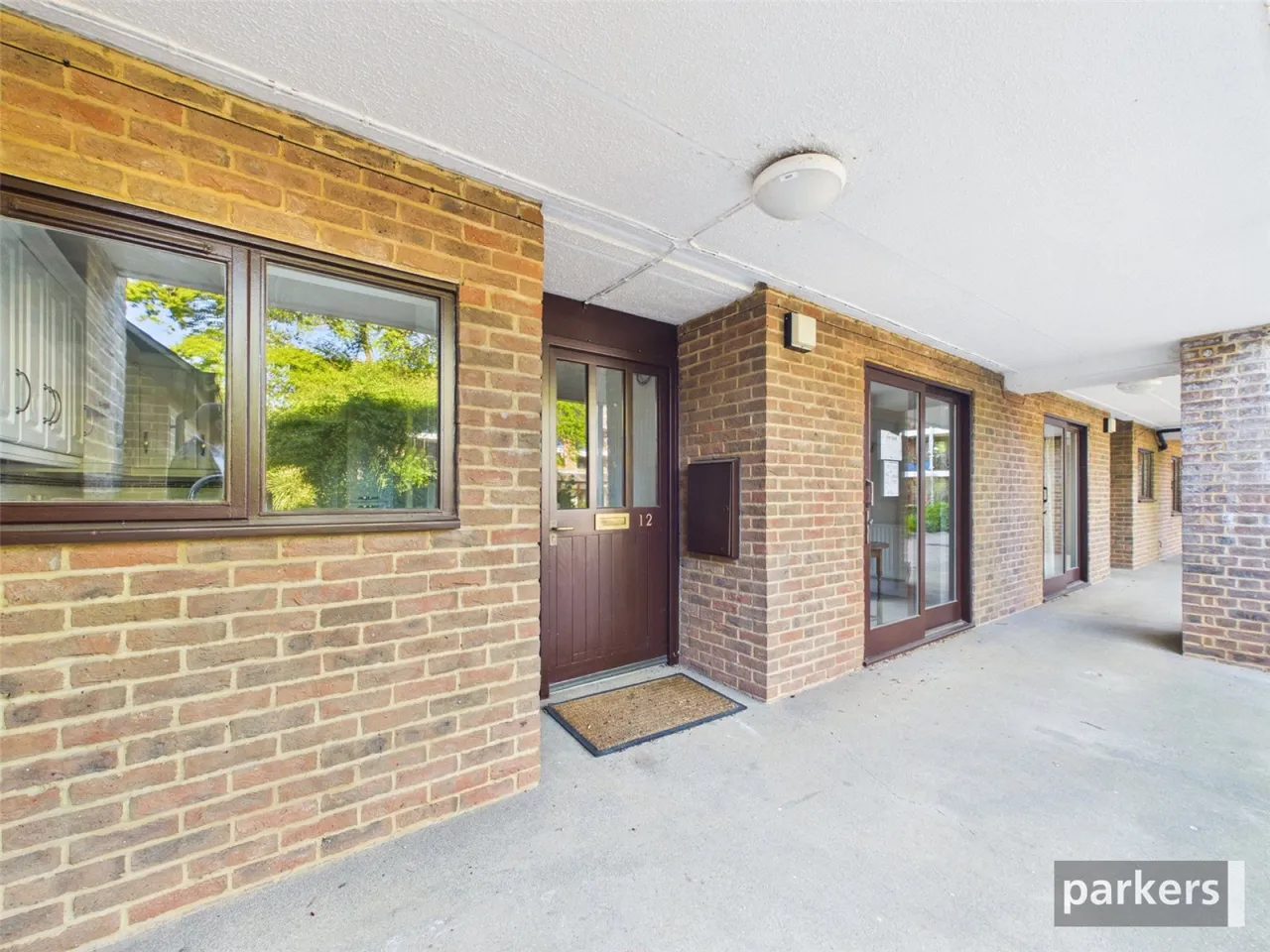 Emmbrook Court, Reading, RG6, photo 2