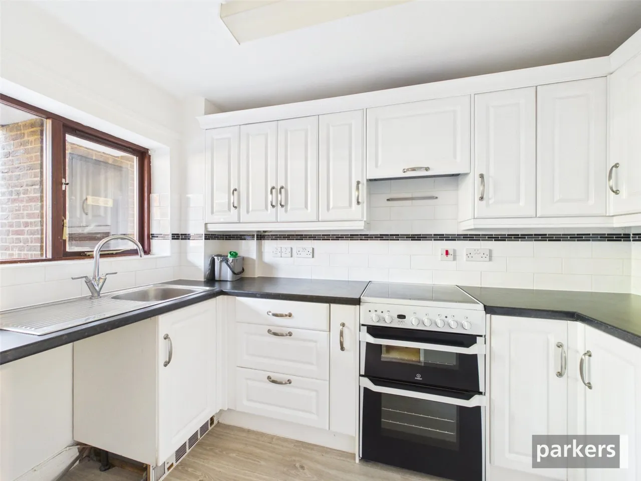 Emmbrook Court, Reading, RG6, photo 3