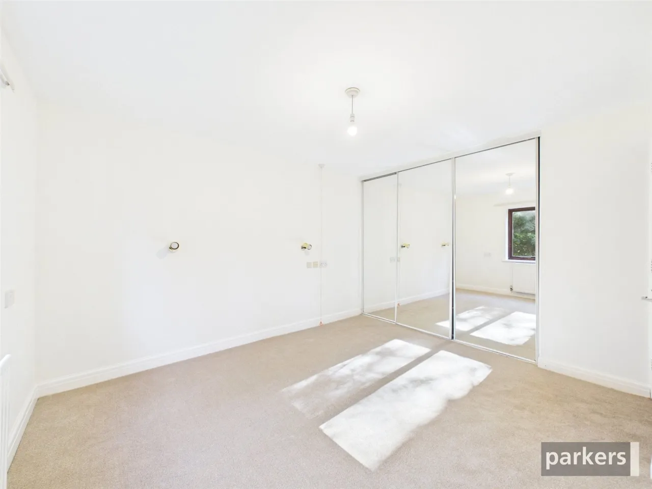 Emmbrook Court, Reading, RG6, photo 8