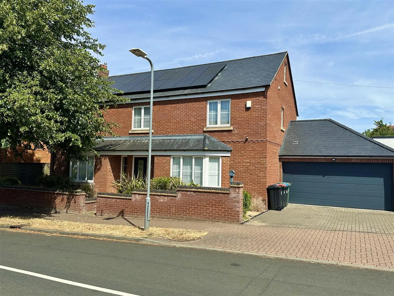5 bed house for sale, Augustus Road, Stony Stratford