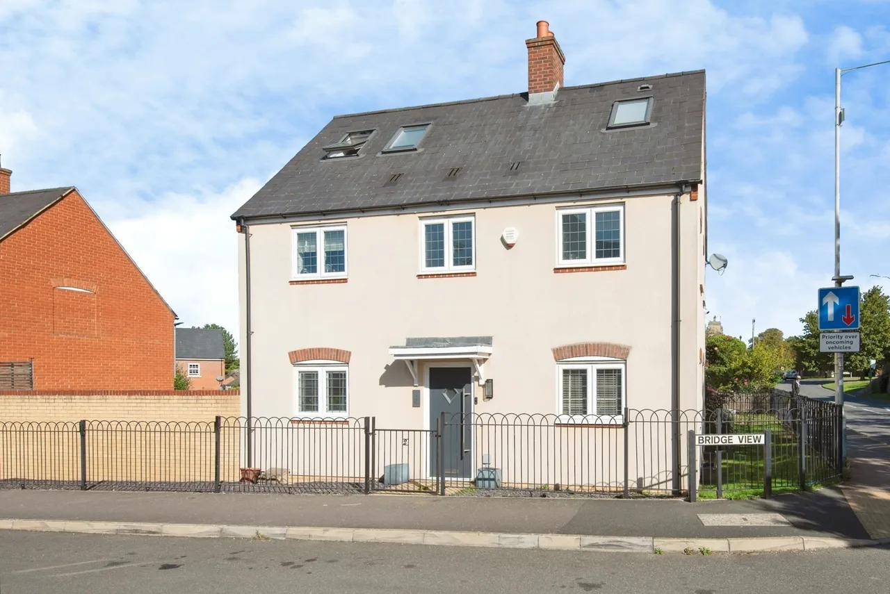 4 bed house for sale, Bridge View, Shefford, SG17