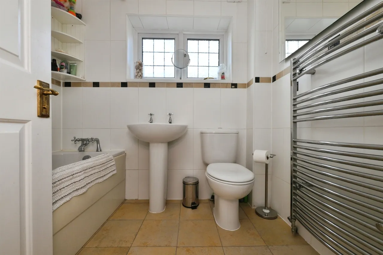 Middle Street, Nazeing, EN9, photo 22