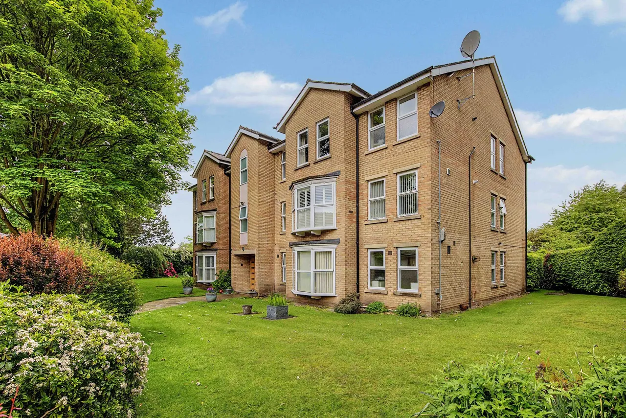2 bed flat for sale, Woodridings The Firs, Altrincham