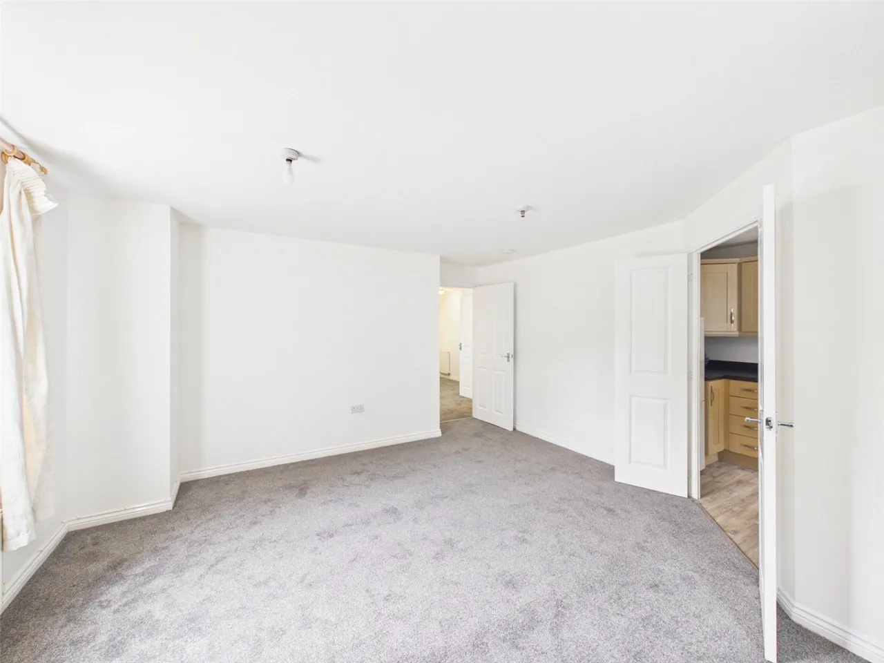 High Main Drive, Brackens Court, NG6, photo 10