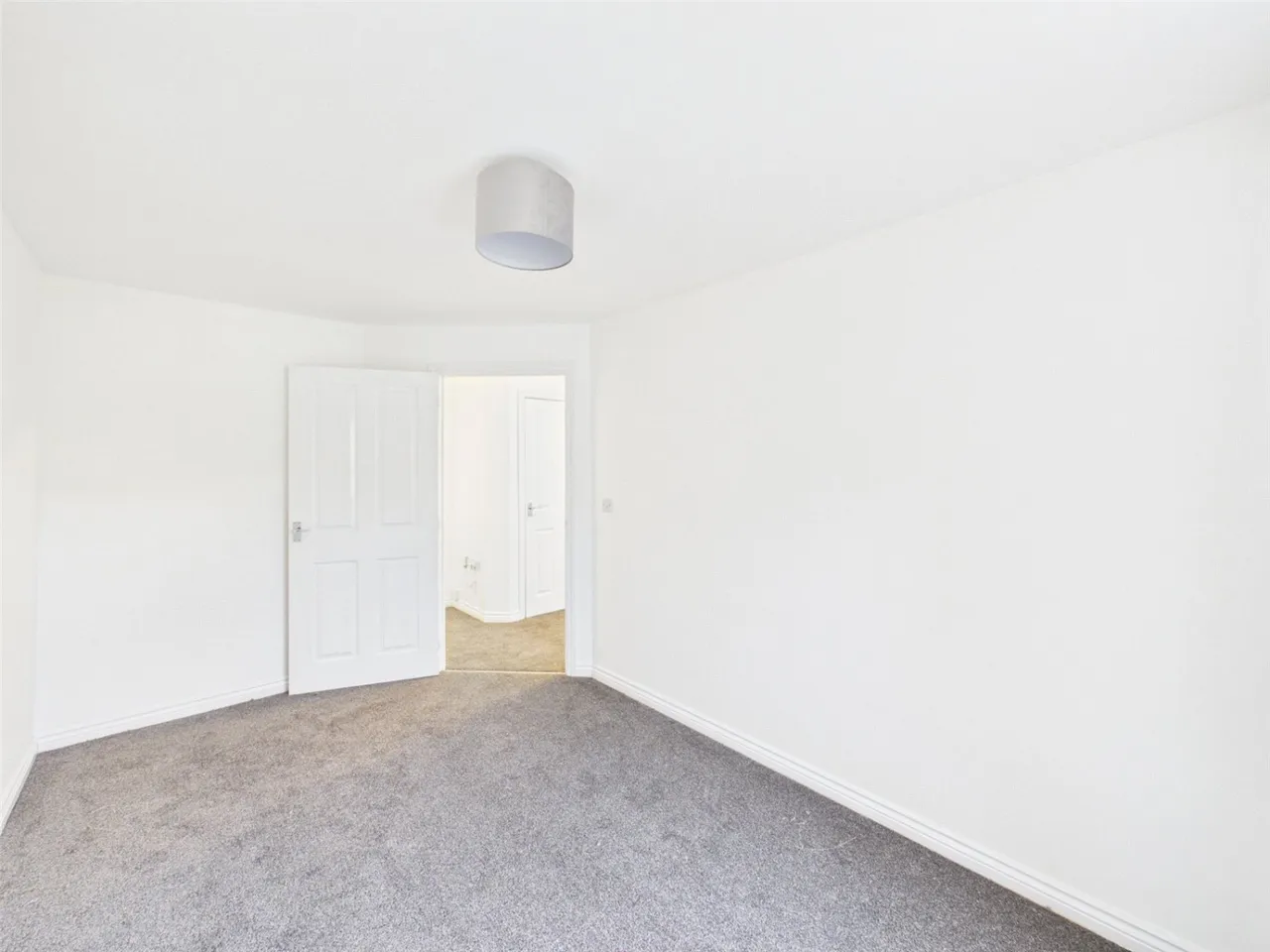 High Main Drive, Brackens Court, NG6, photo 4