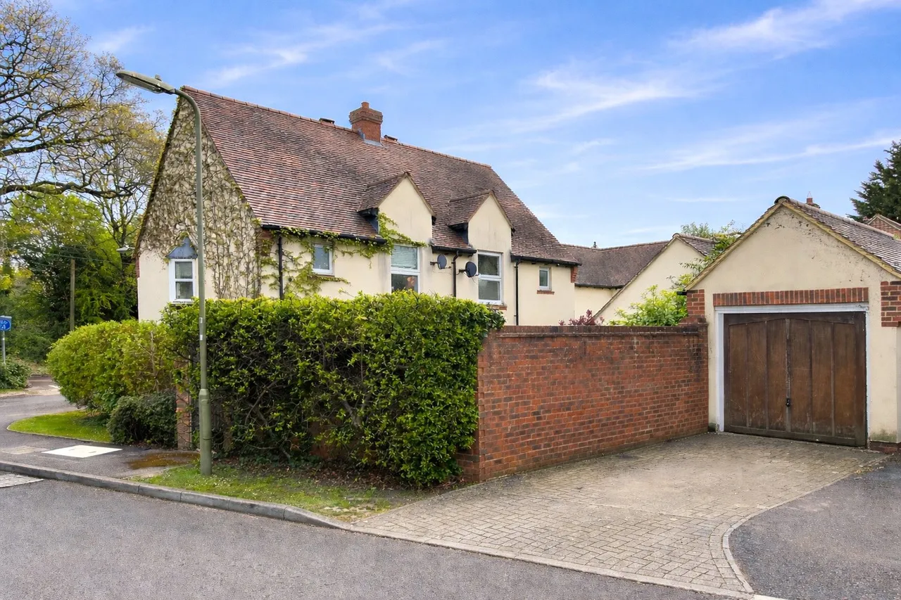 Watery Lane, Church Crookham, Fleet, Hampshire, GU52 0RN, photo 19