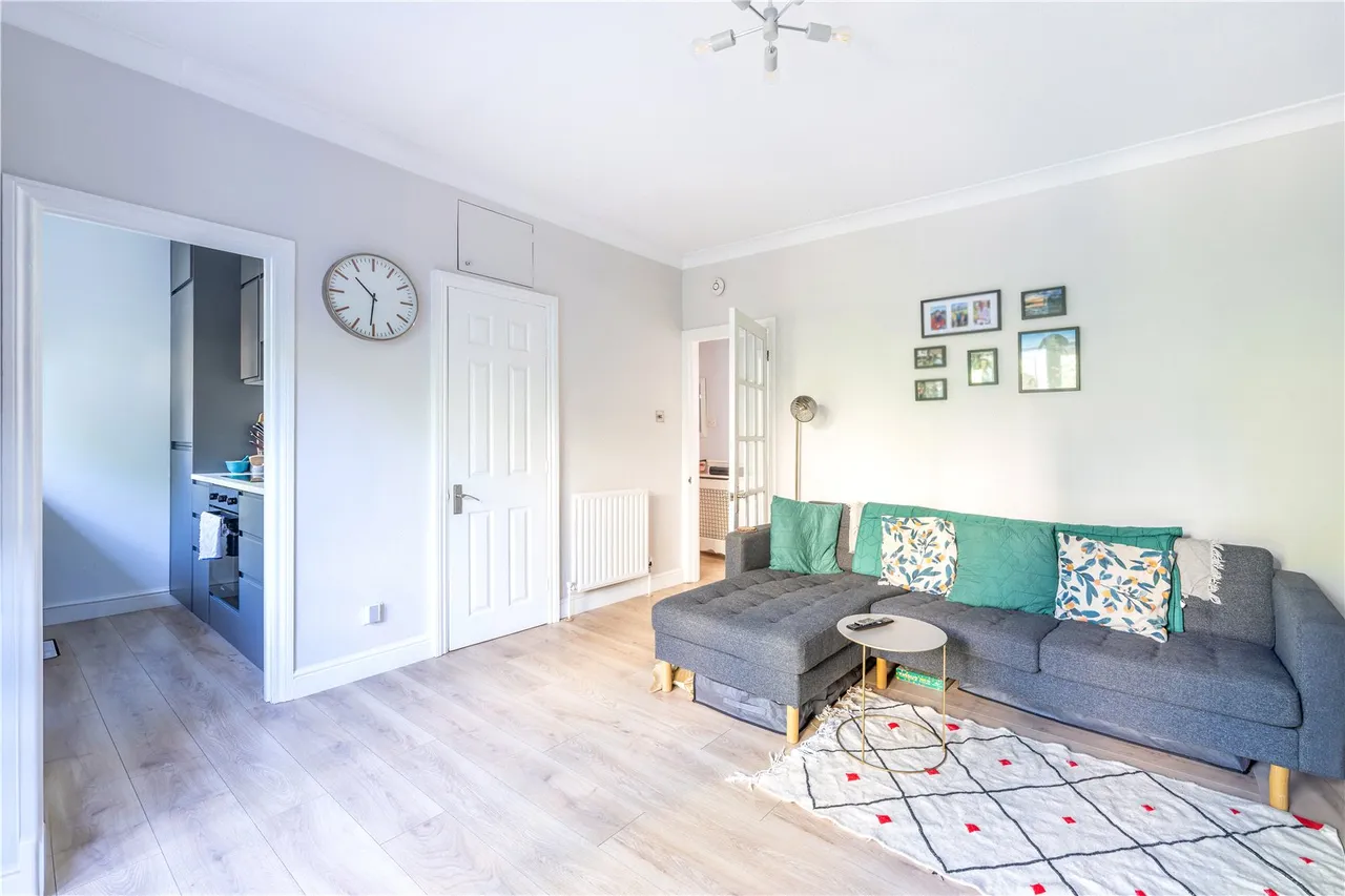 Warfield Road, Hampton, TW12 2AY, photo 9