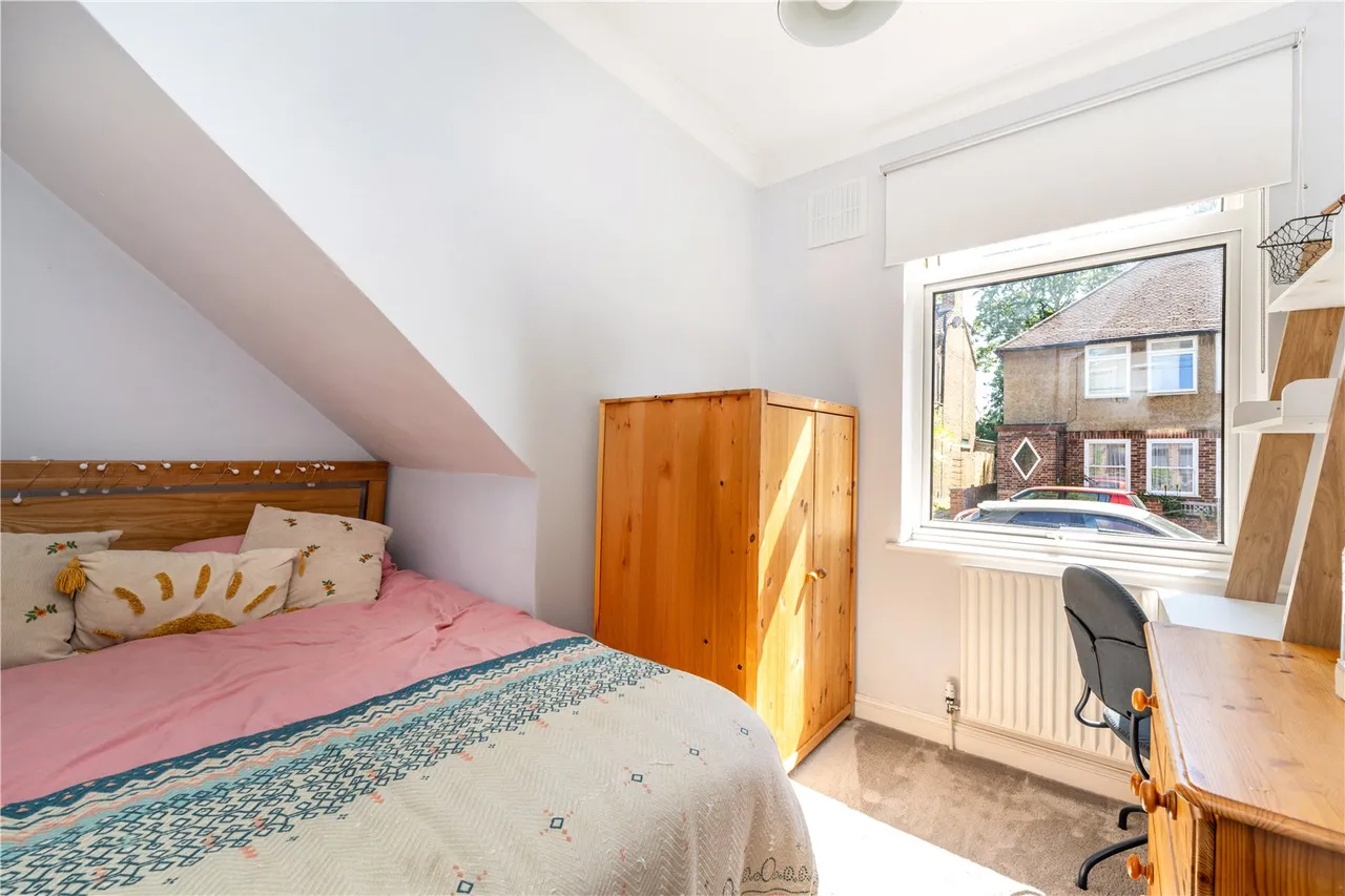 Warfield Road, Hampton, TW12 2AY, photo 8