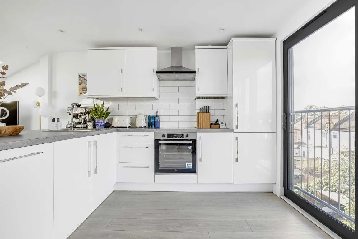 Heaton Road, CR4, photo 2