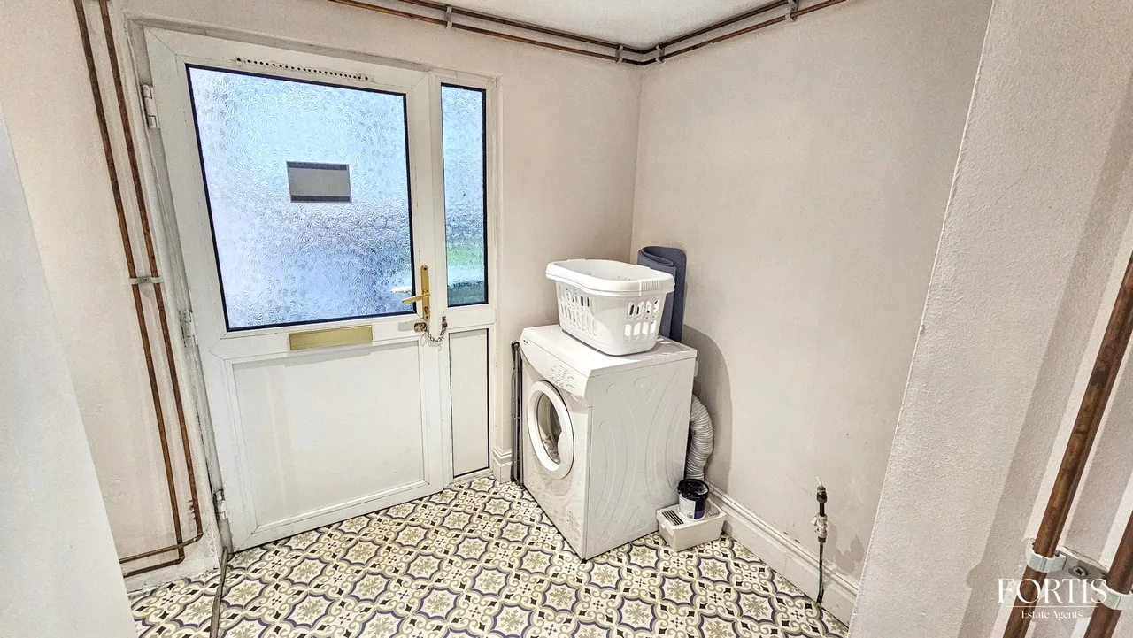Hirst Crescent, Cardiff, CF5, photo 9