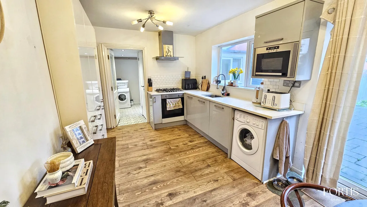 Hirst Crescent, Cardiff, CF5, photo 5
