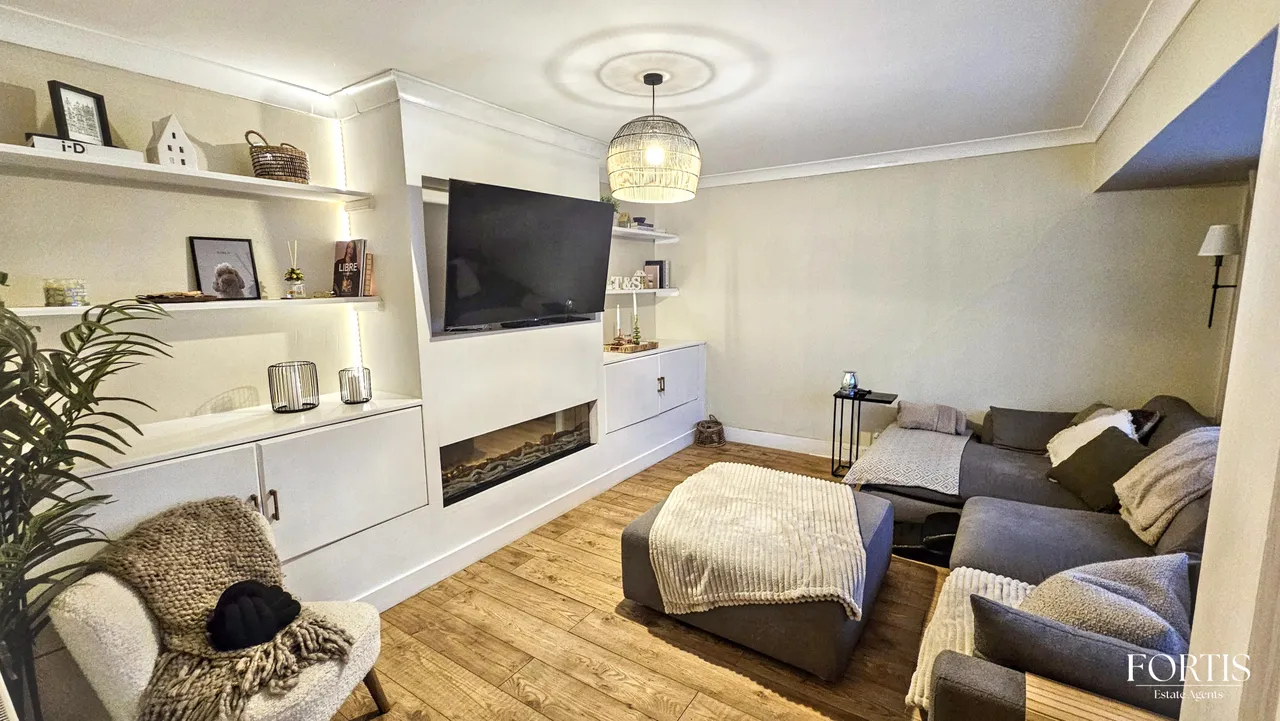 Hirst Crescent, Cardiff, CF5, photo 3