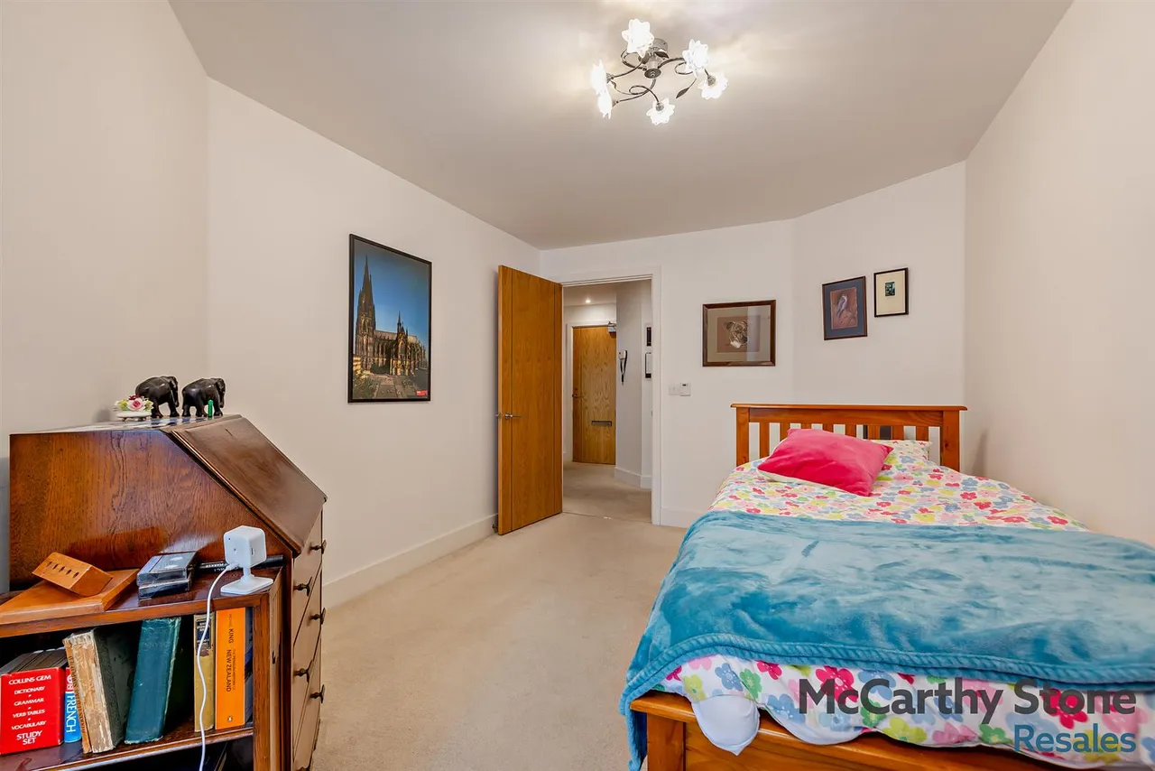 St. Margarets Way, Midhurst, GU29, photo 16