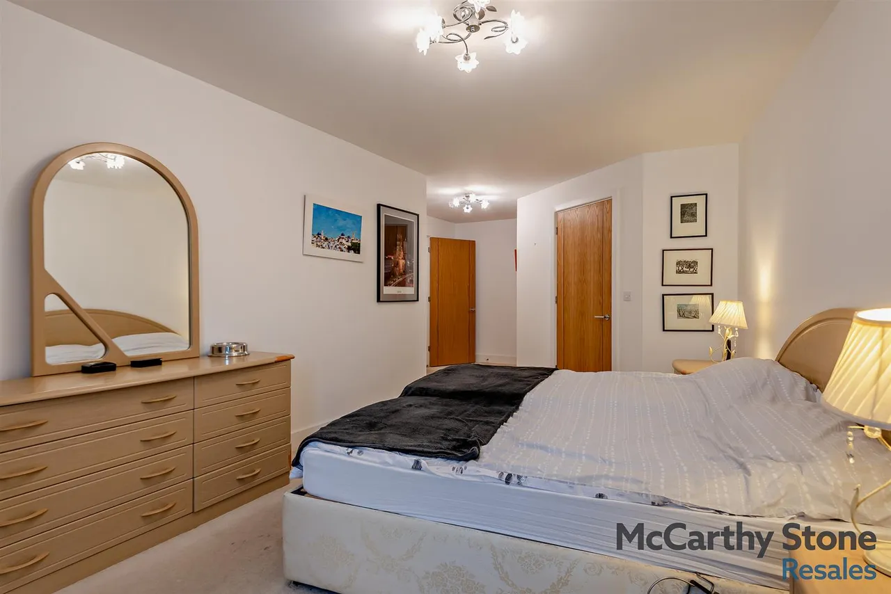 St. Margarets Way, Midhurst, GU29, photo 8