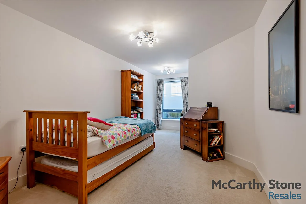 St. Margarets Way, Midhurst, GU29, photo 11