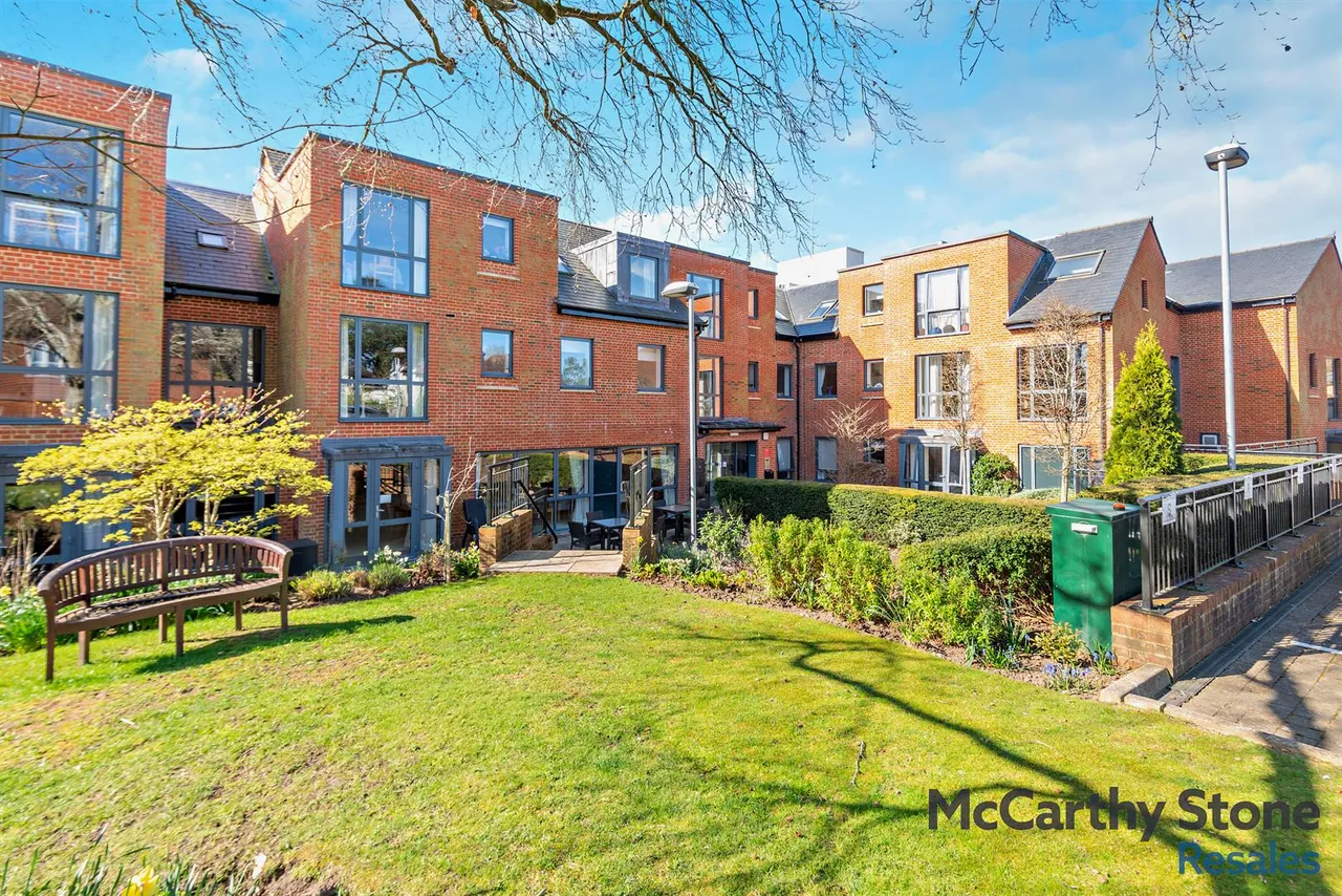 St. Margarets Way, Midhurst, GU29, photo 17