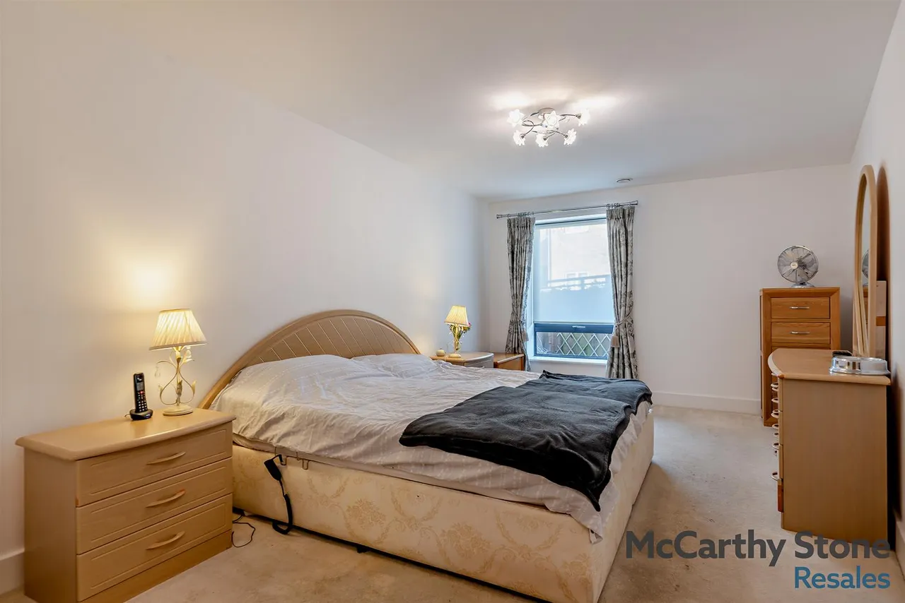 St. Margarets Way, Midhurst, GU29, photo 5
