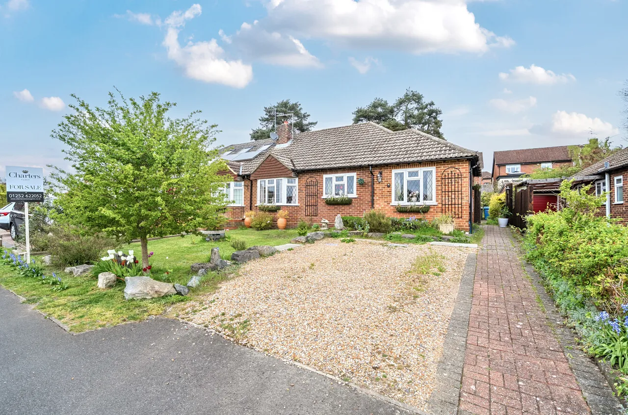 3 bed house for sale, Linkway, Fleet, GU52