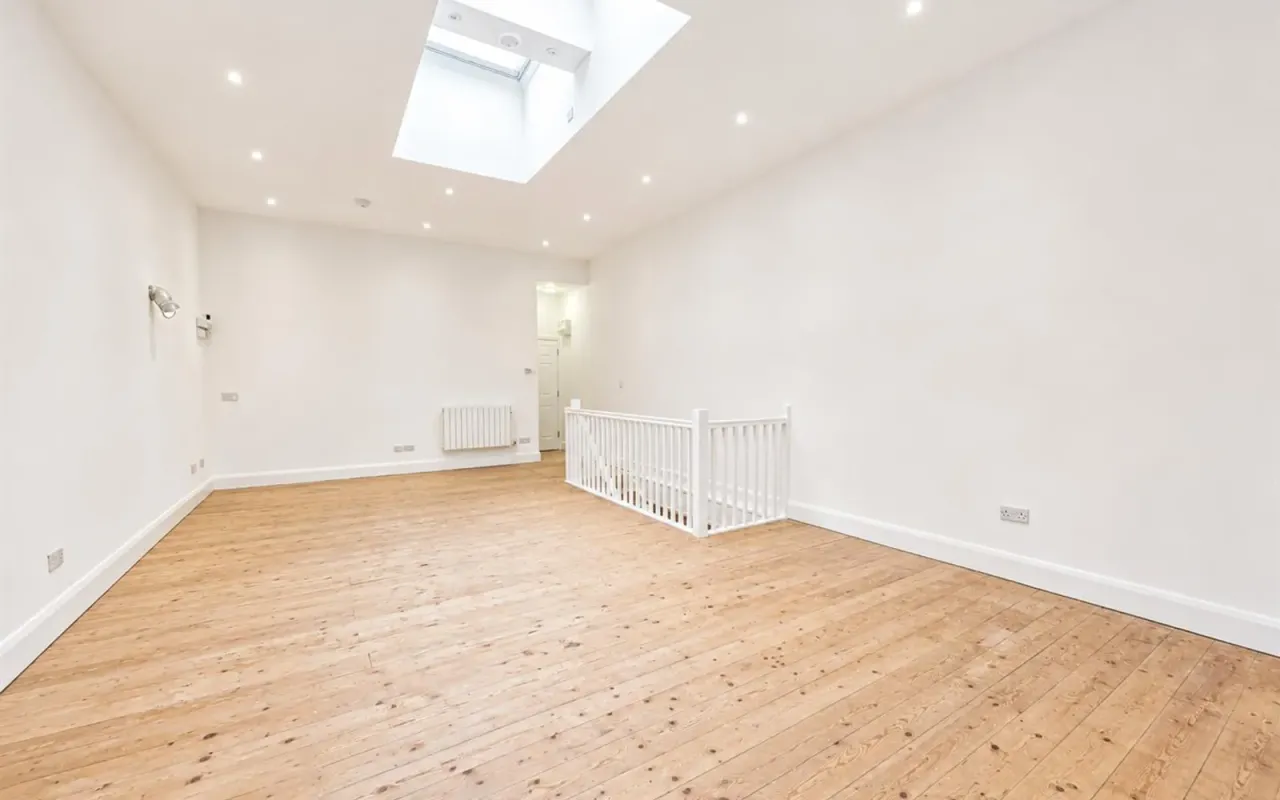 commercial to rent — Chatsworth Road, Hackney, E5