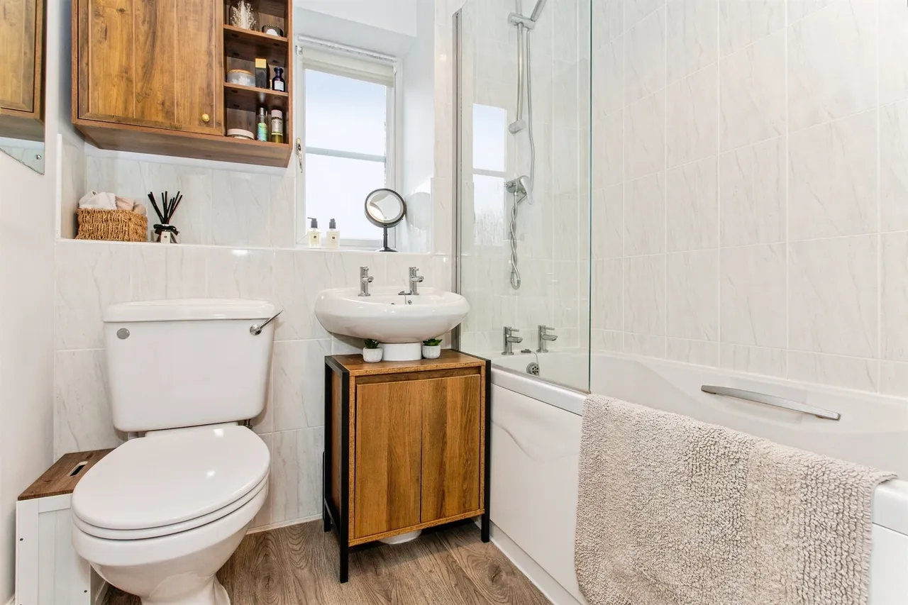 Woodfield Lane, Lower Cambourne, CB23, photo 11