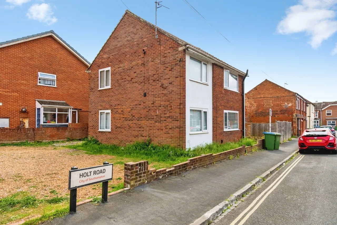 3 bed flat for sale, Holt Road, Southampton, SO15