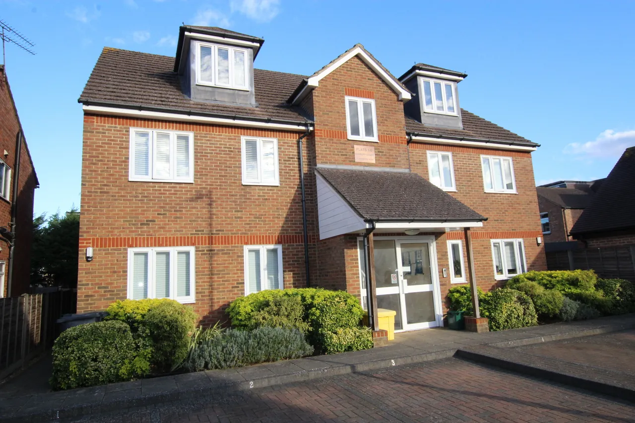 2 bed flat for sale, Beresford Road, St. Alban, AL1