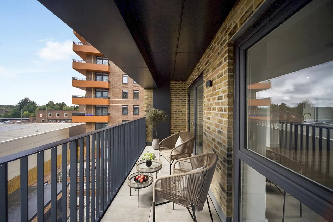 Flat 8 Redwing Court, Edgware Road, London, NW9, photo 5