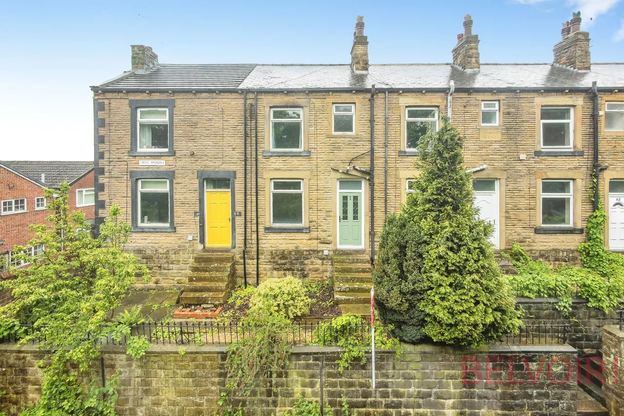 2 bed house for sale — Troy Road, Morley, LS27