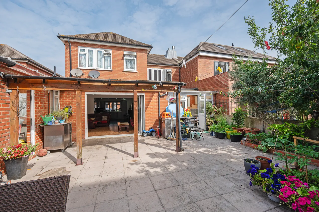 7 Ive Farm Close, London, photo 3