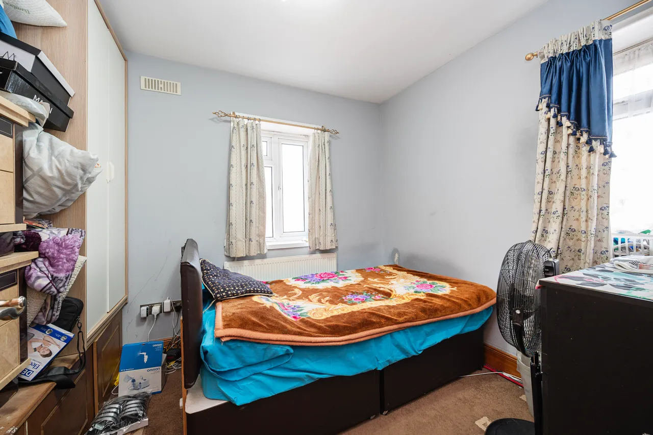 7 Ive Farm Close, London, photo 8