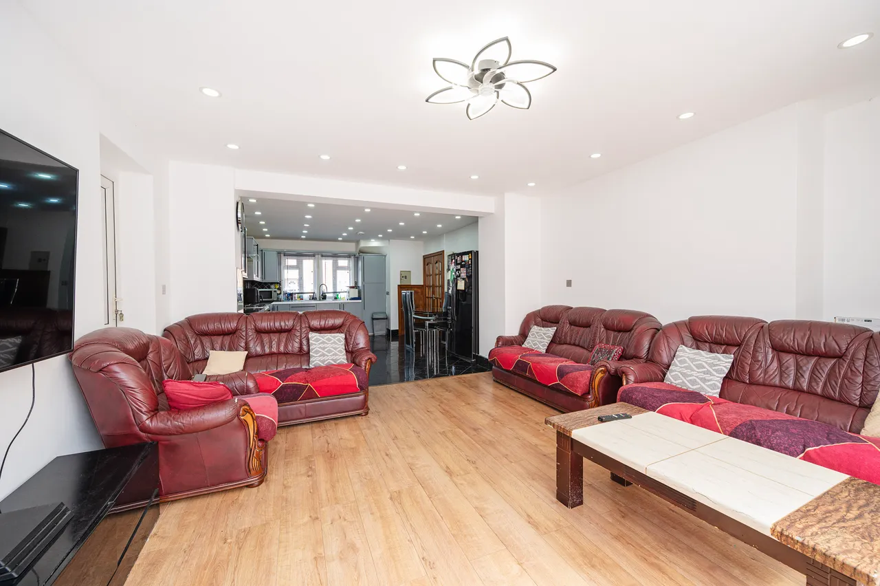 7 Ive Farm Close, London, photo 9