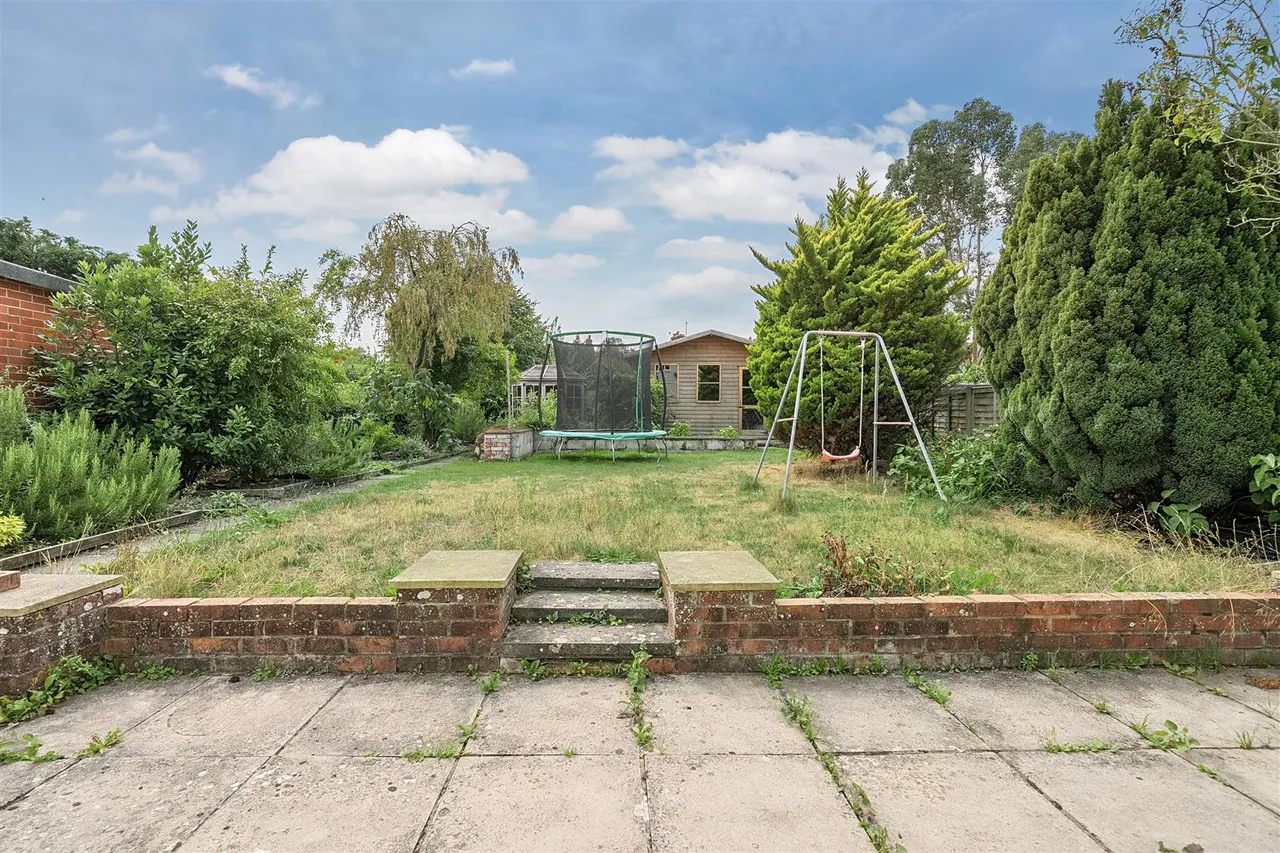 Forty Acres Road, Devizes, SN10, photo 19
