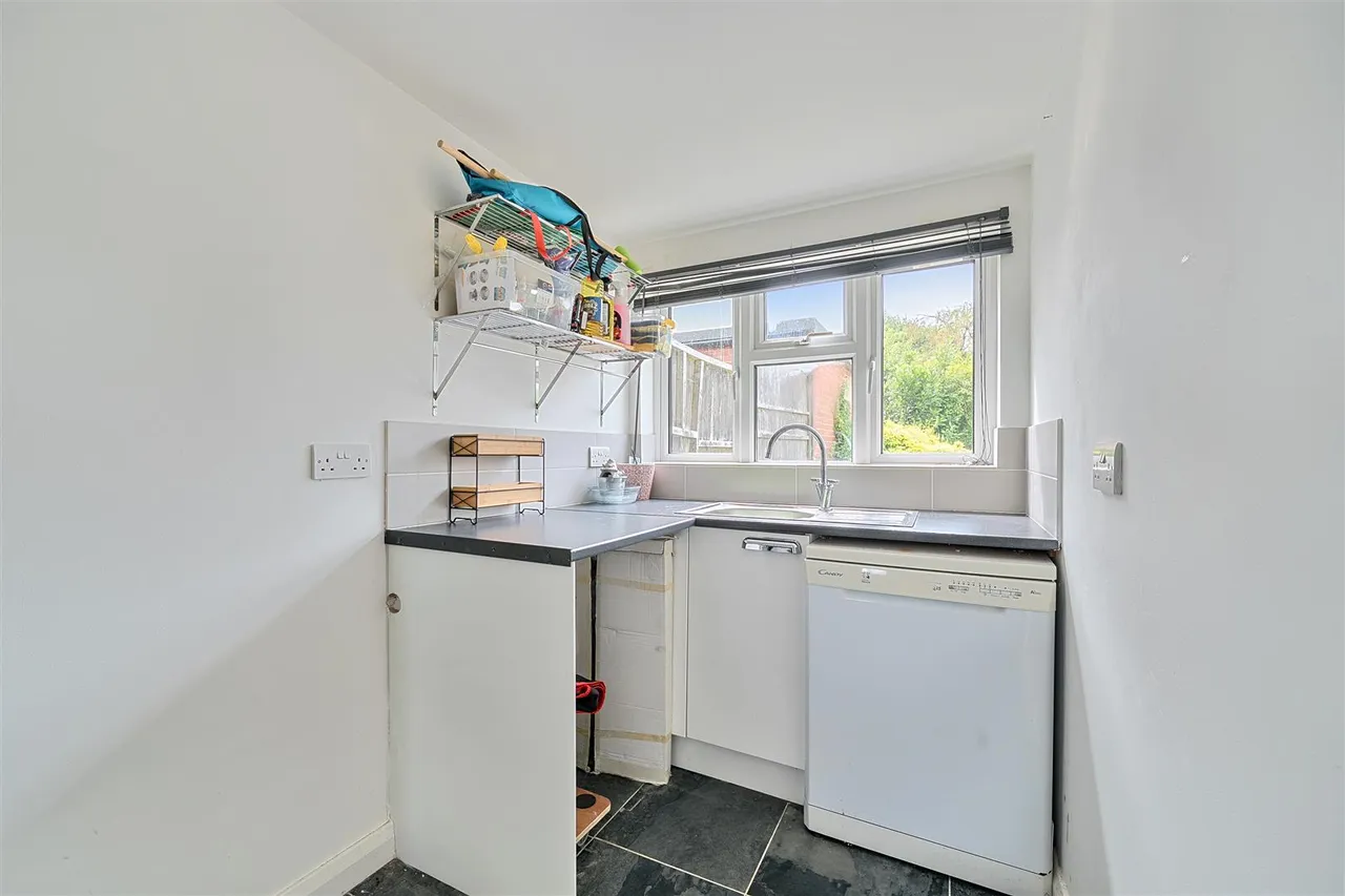 Forty Acres Road, Devizes, SN10, photo 16