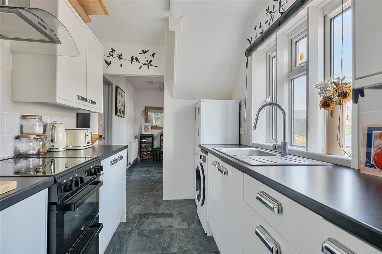 Forty Acres Road, Devizes, SN10, photo 11