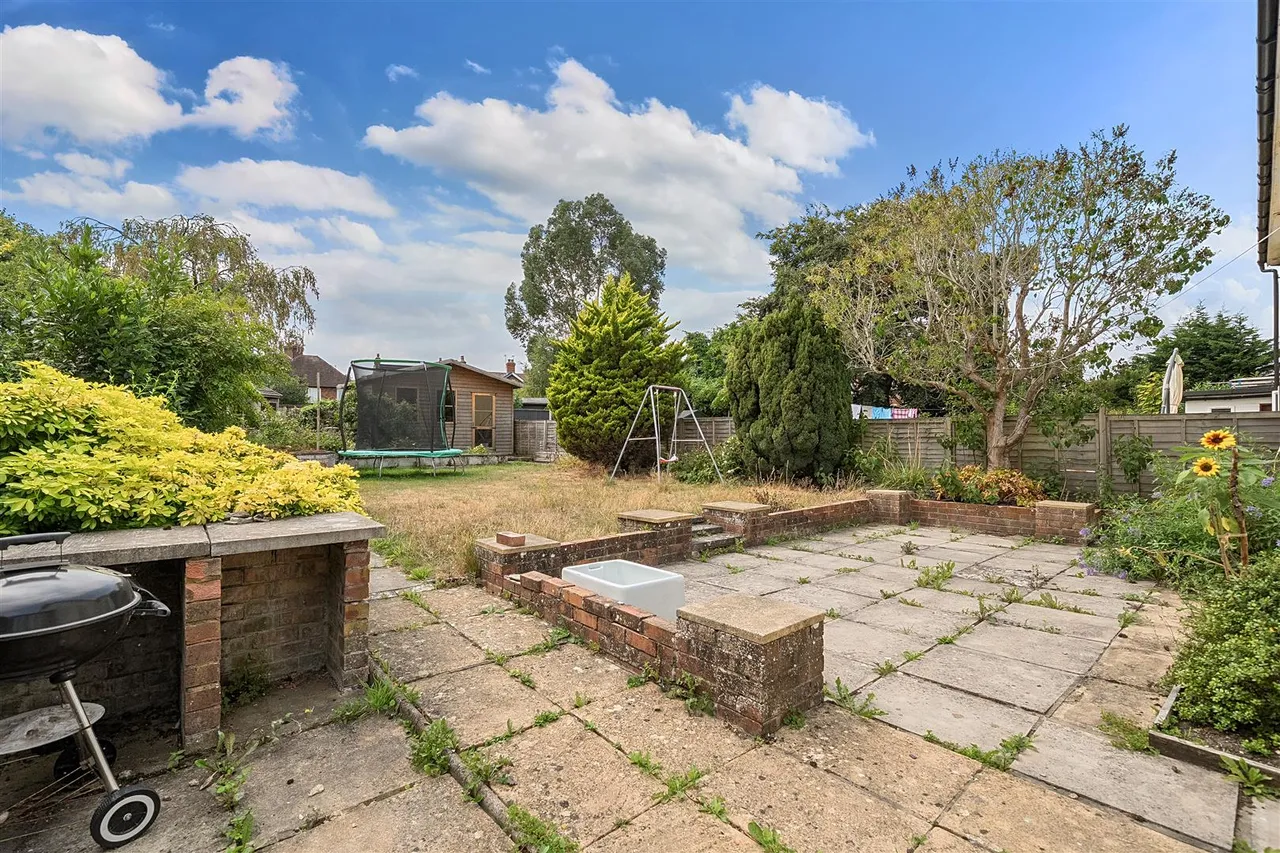 Forty Acres Road, Devizes, SN10, photo 17