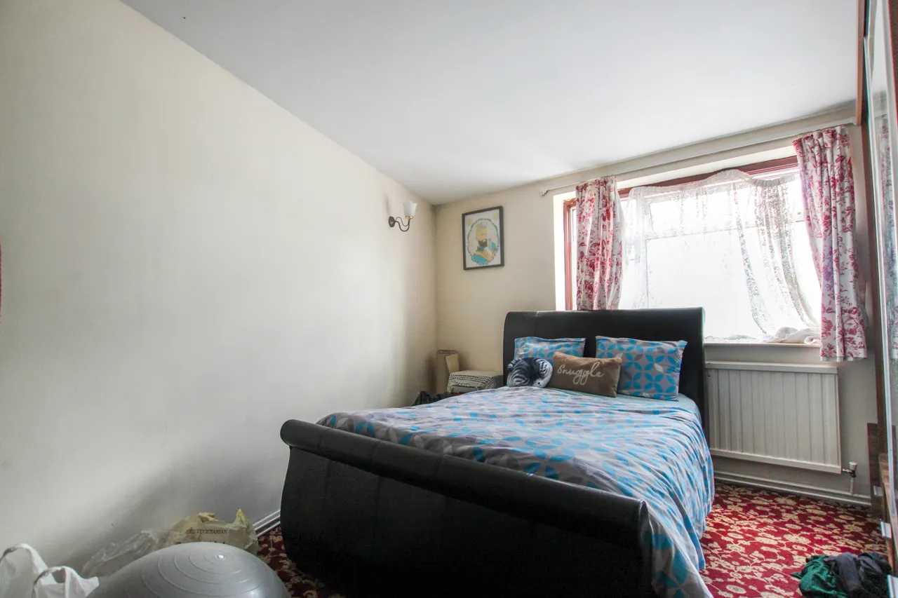 black rod close, Hayes, UB3, photo 5