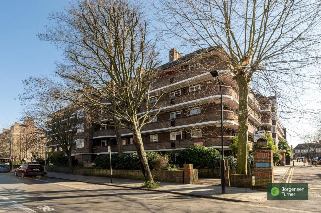 2 bed flat for sale — Blaxland House, White City Estate, W12