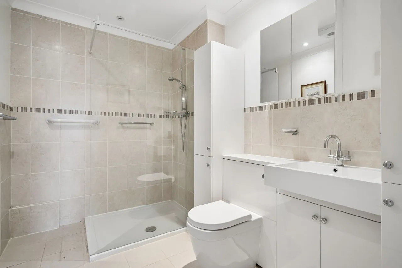 Grove Road, The Courtyard Grove Road, HP9, photo 10