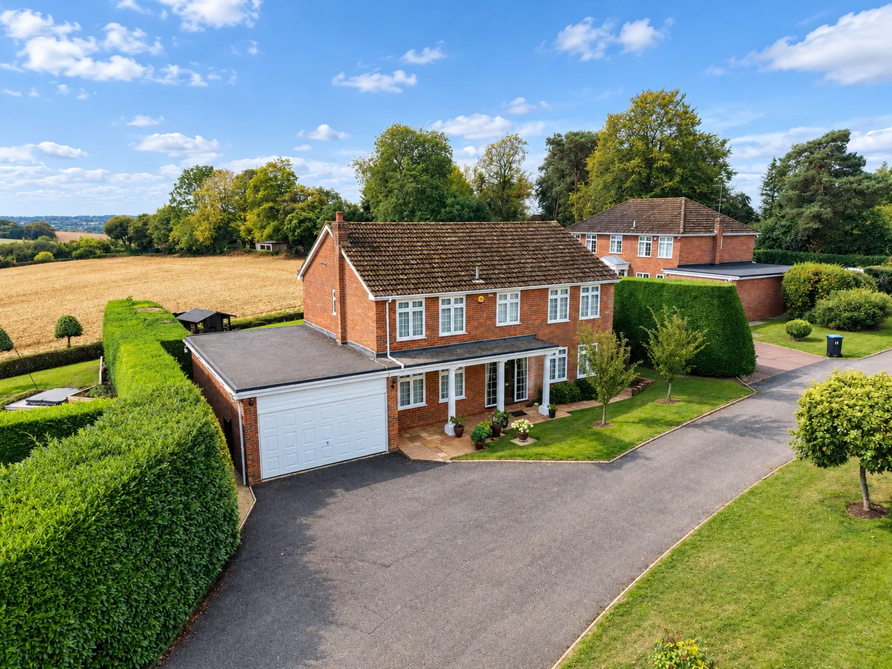 5 bed house for sale, Hunters Park, Berkhamsted, HP4