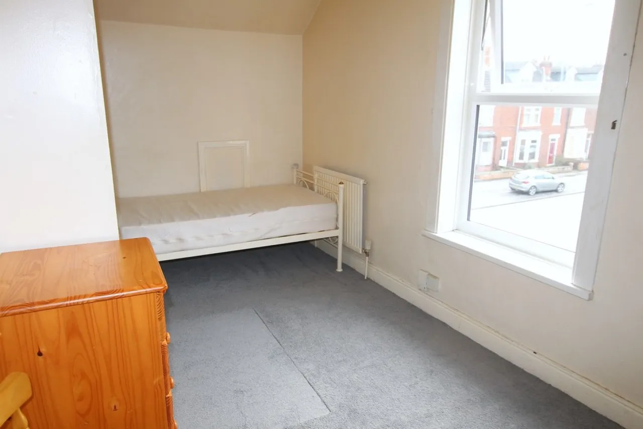 Harlaxton Road, Grantham, photo 8